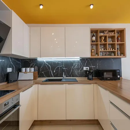 2 Bedroom Cozy In Holiday home *