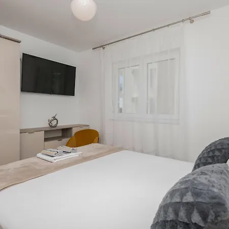2 Bedroom Cozy In Holiday home